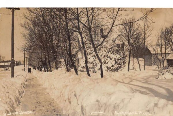 New Richland Minnesota Snow Scene Real Photo Vintage Postcard AA98311