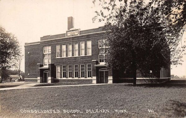 Delevan Minnesota Consolidated School Real Photo Vintage Postcard AA98318