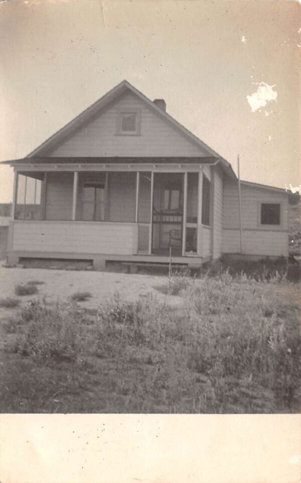 Ismay Montana Residence Home Exterior Real Photo Vintage Postcard AA92053