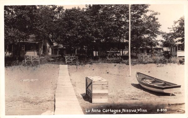 Nisswa Minnesota Lu Anna Cottages, Real Photo, Vintage Postcard U21396